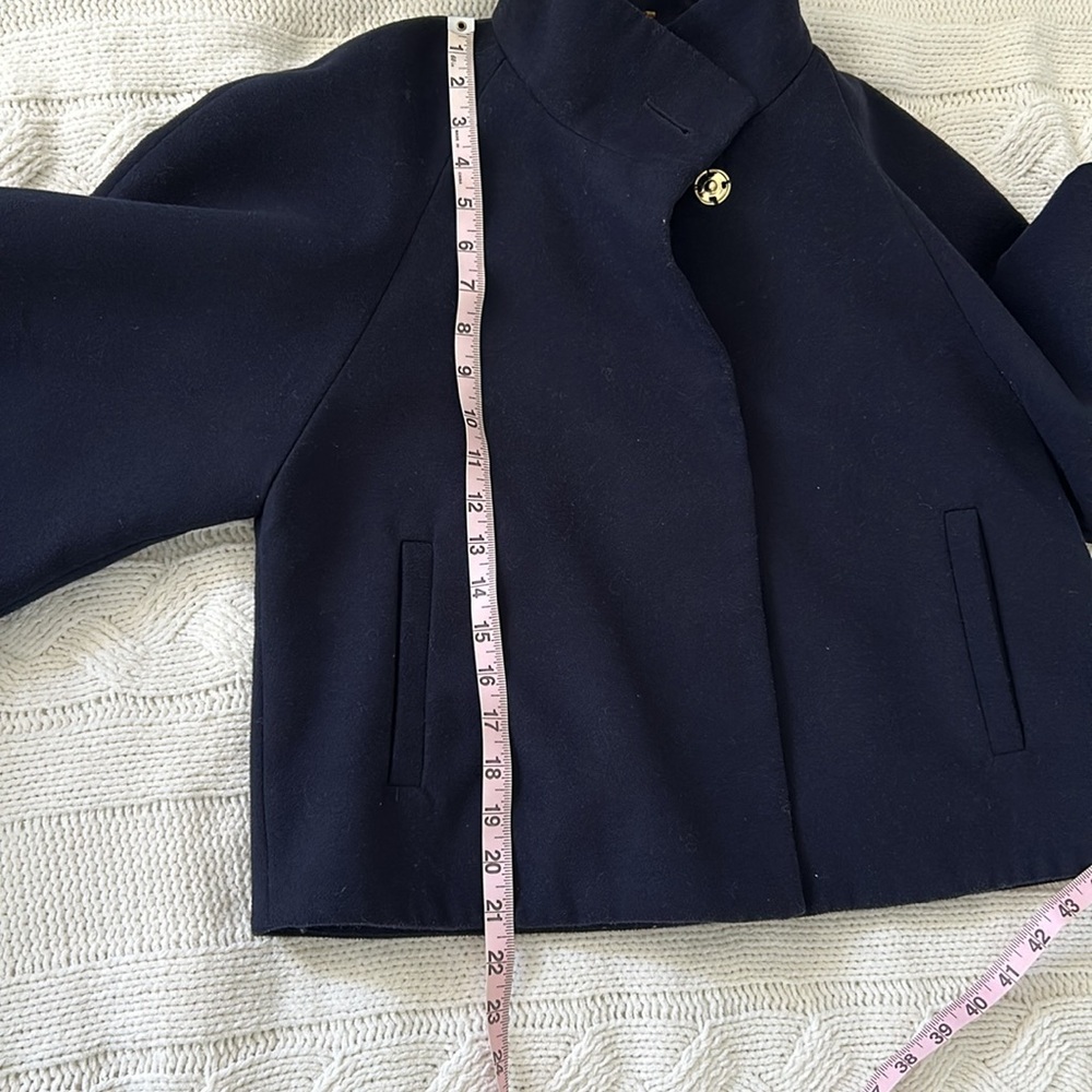 Tahari Navy cape style cropped jacket size medium - Picture 10 of 12